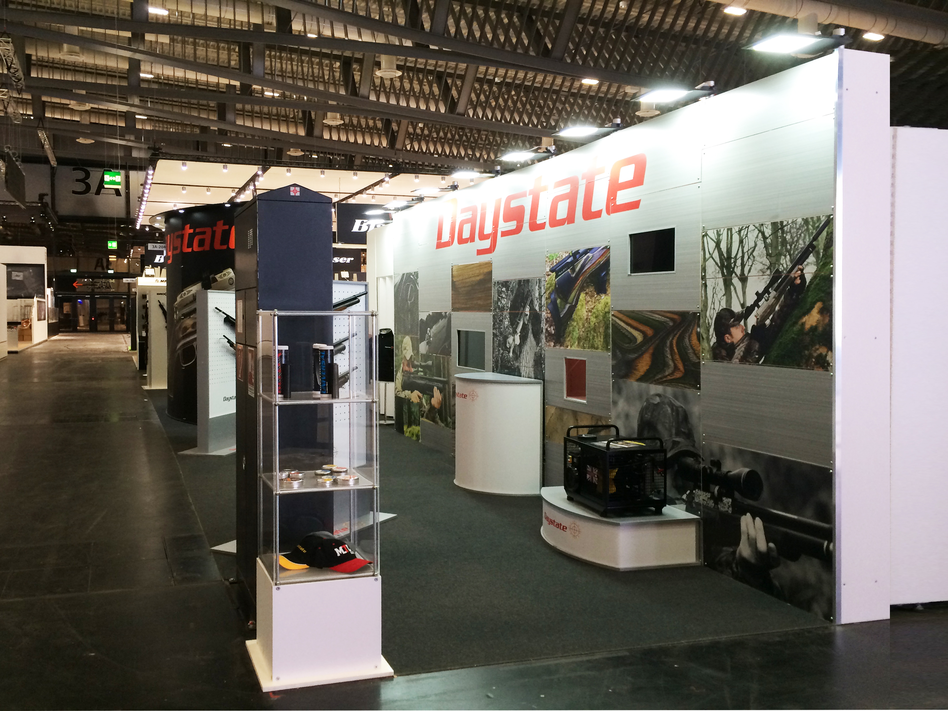 Montagem de Stand de feira Quadra Mono 11 Fastand accessori stand fiera