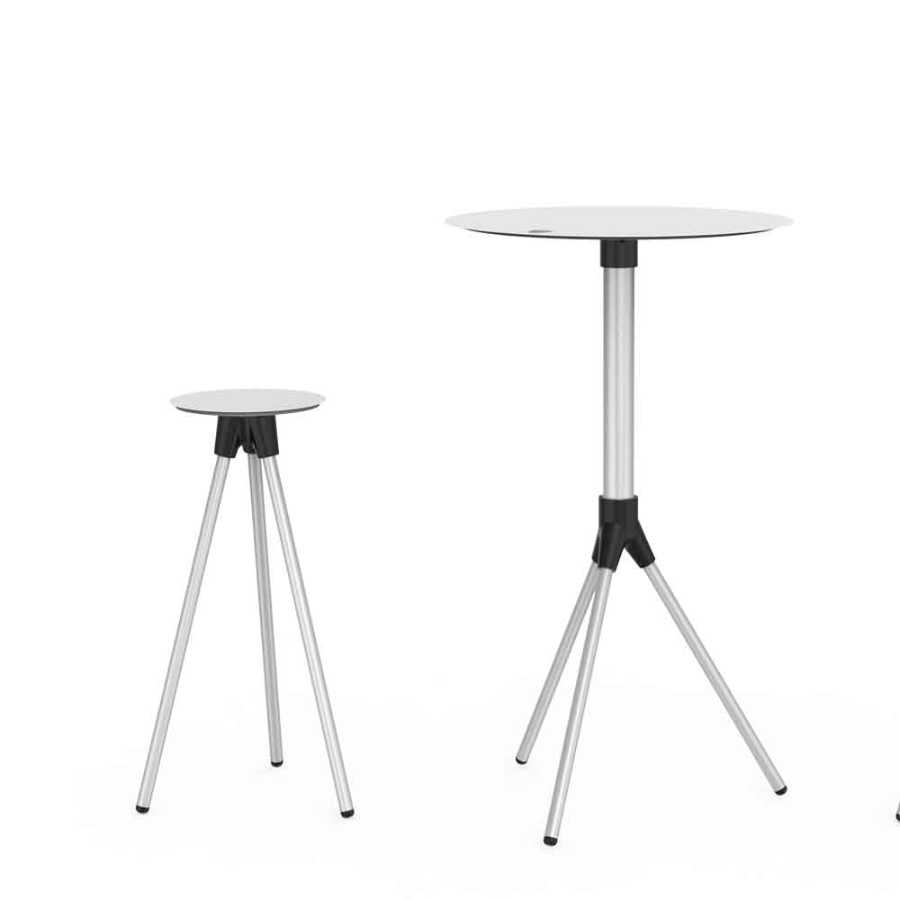 stand de feira com prateleiras e nichos de exposição